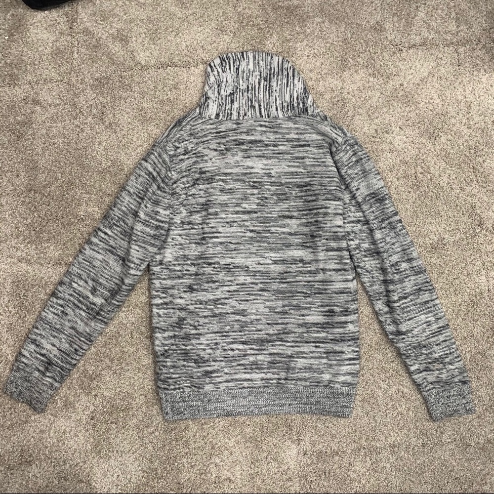 Express Sweater - Picture 2 of 3